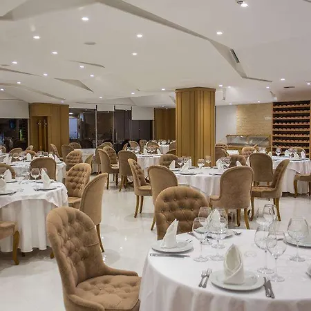 Santa Quaranta Hotel Sarandë