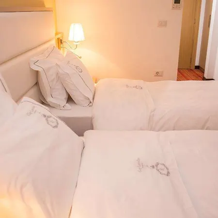 Hotel Santa Quaranta *